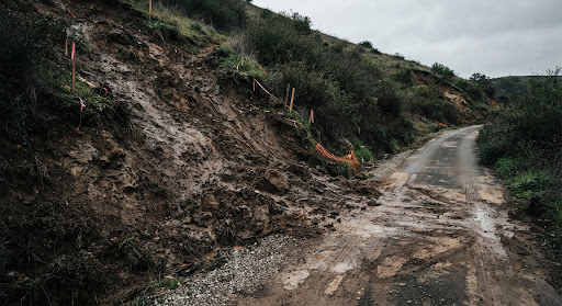 Blatno, erodirano pobočje ob cesti pred ureditvijo
